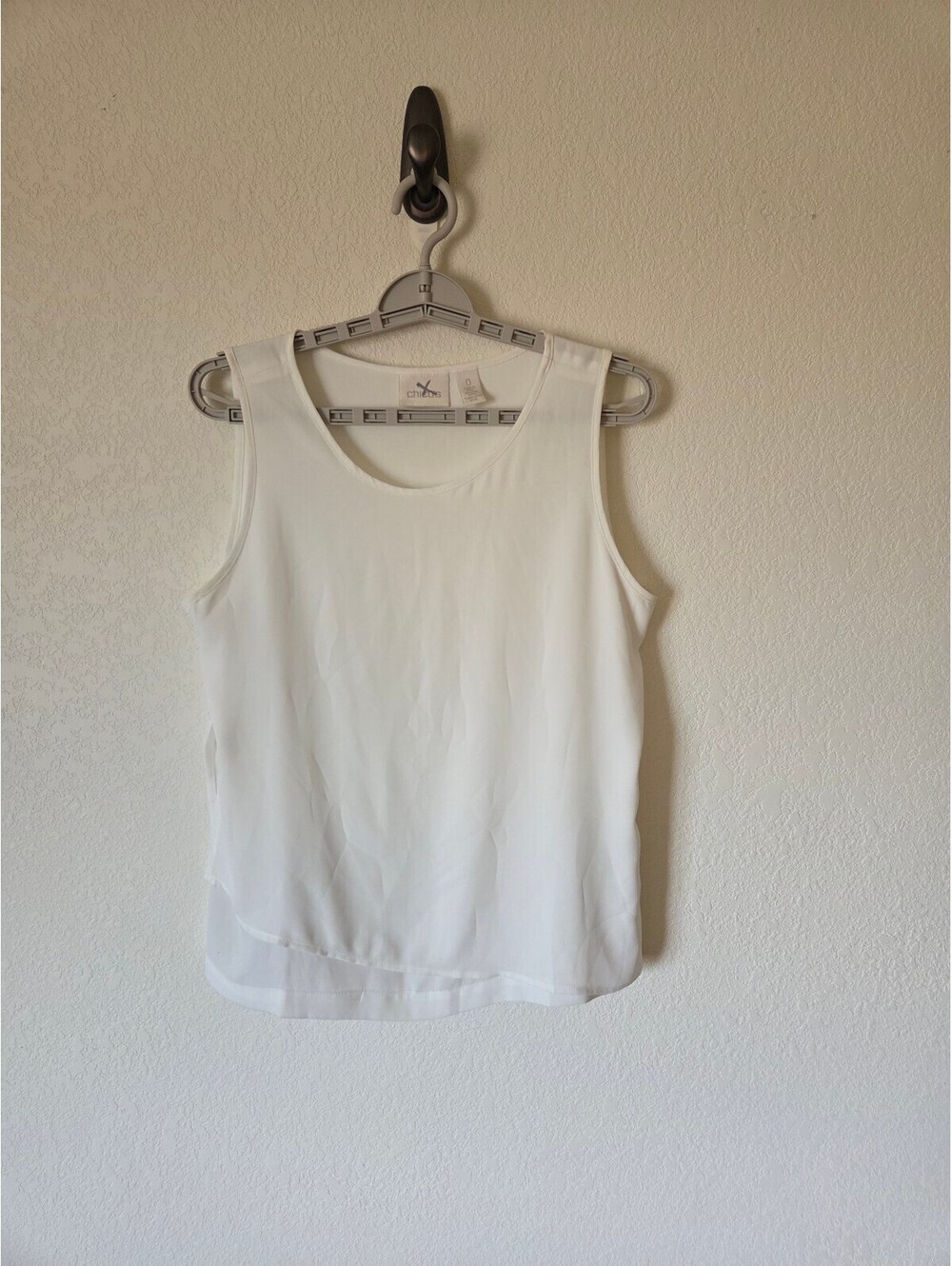 Chicos Women's White Sleeveless Scoop Neck Top Size 0 Lightweight Casual